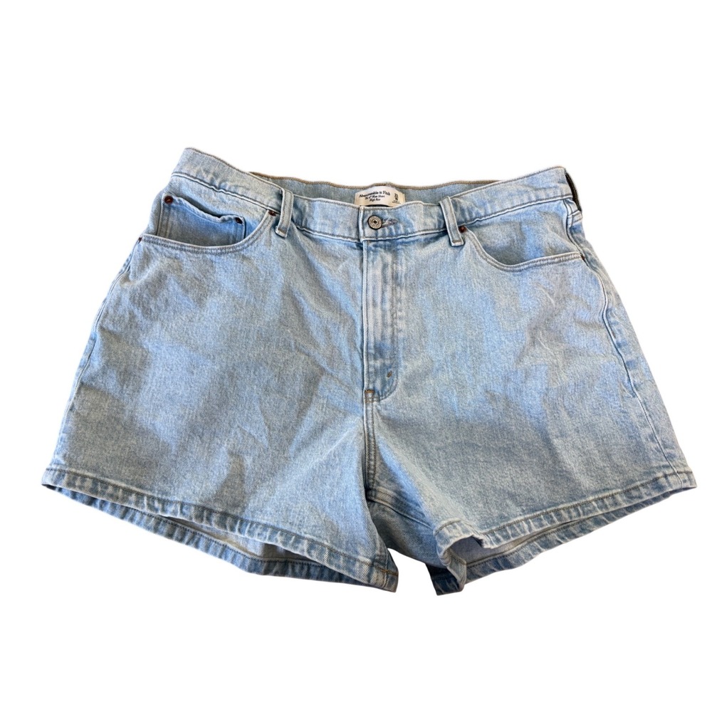 Abercrombie & Fitch Curve Love The 4 Inch Mom Short High Rise Light Wash 33 16